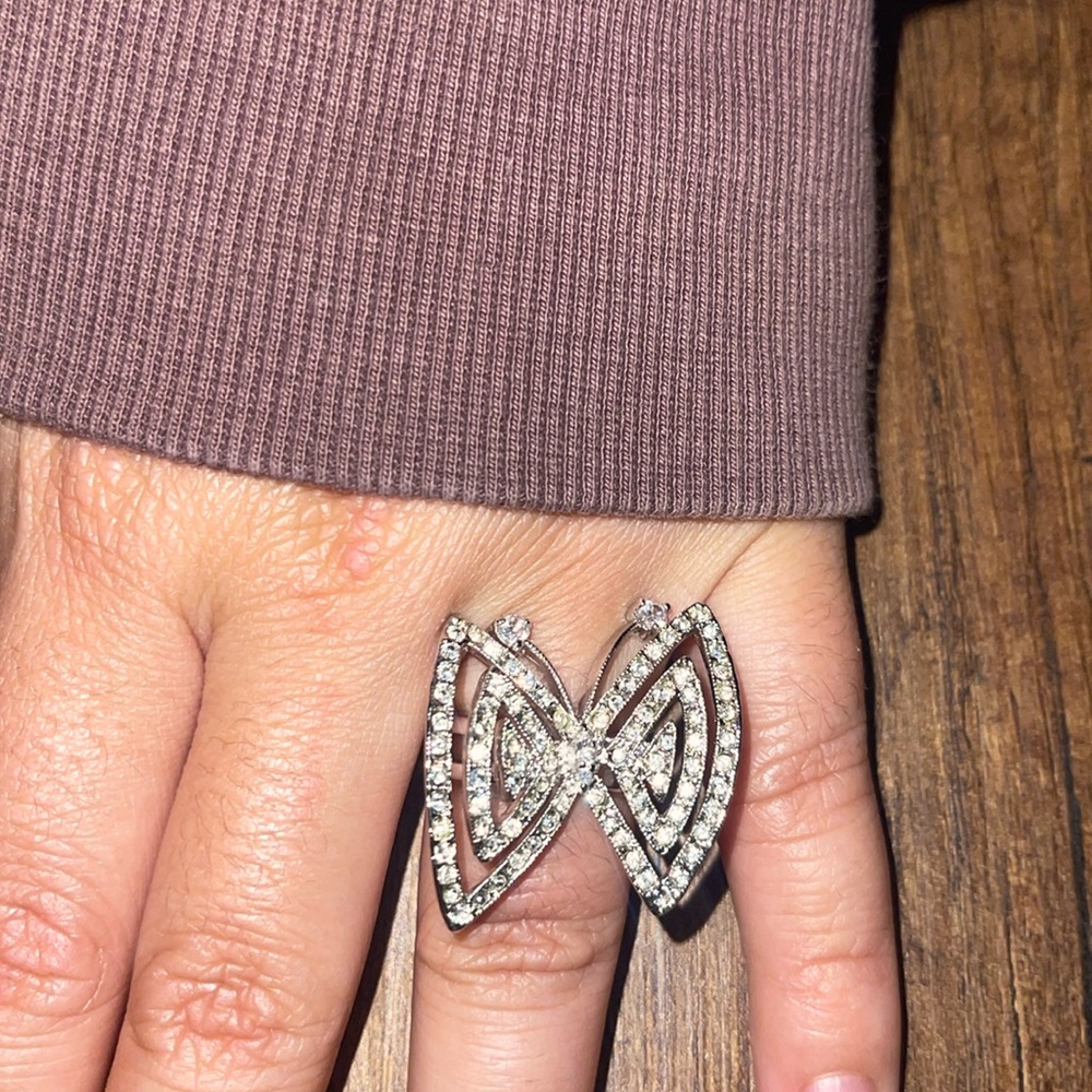 SOLD. Vintage Butterfly Cubic Zirconia Ring 💍